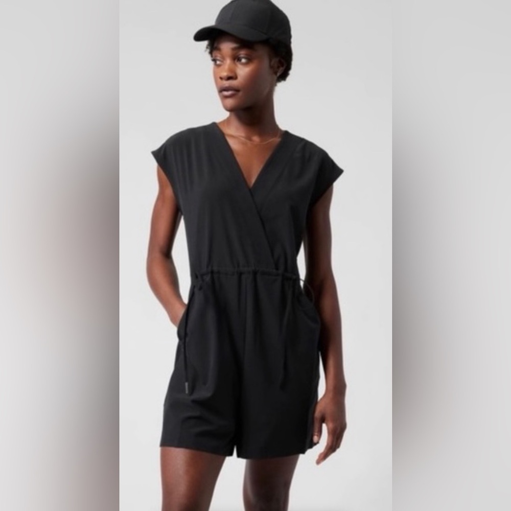 Athleta Marlow Romper in Black Size Small